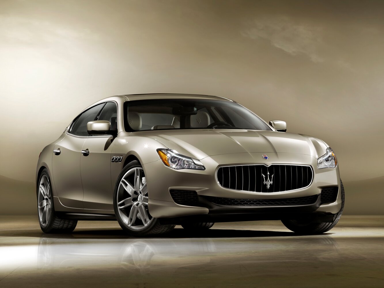 Maserati Quattroporte VI (2012-2024) - Седан