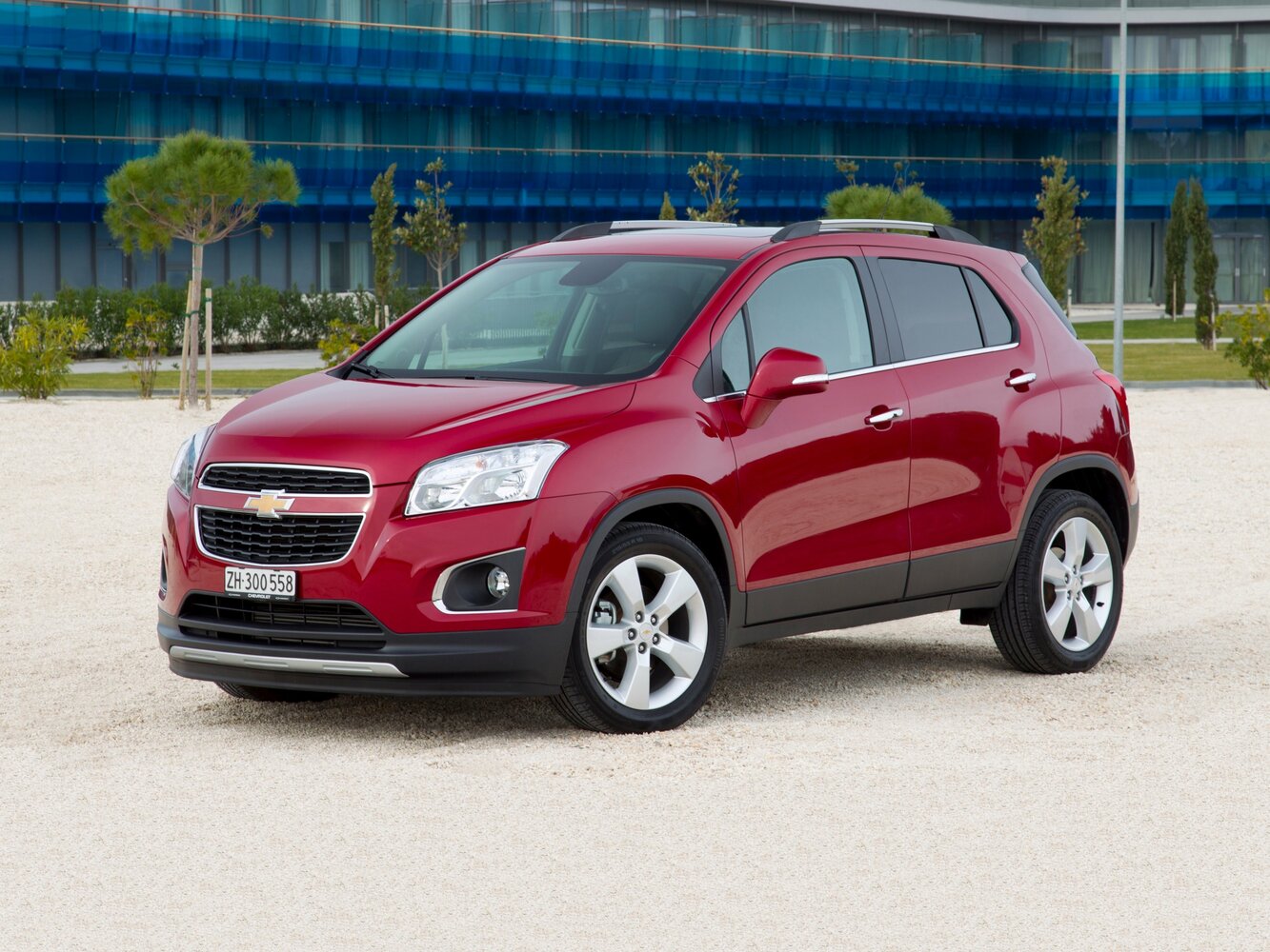 Chevrolet Tracker III (2013-2021) - Внедорожник 5 дв.