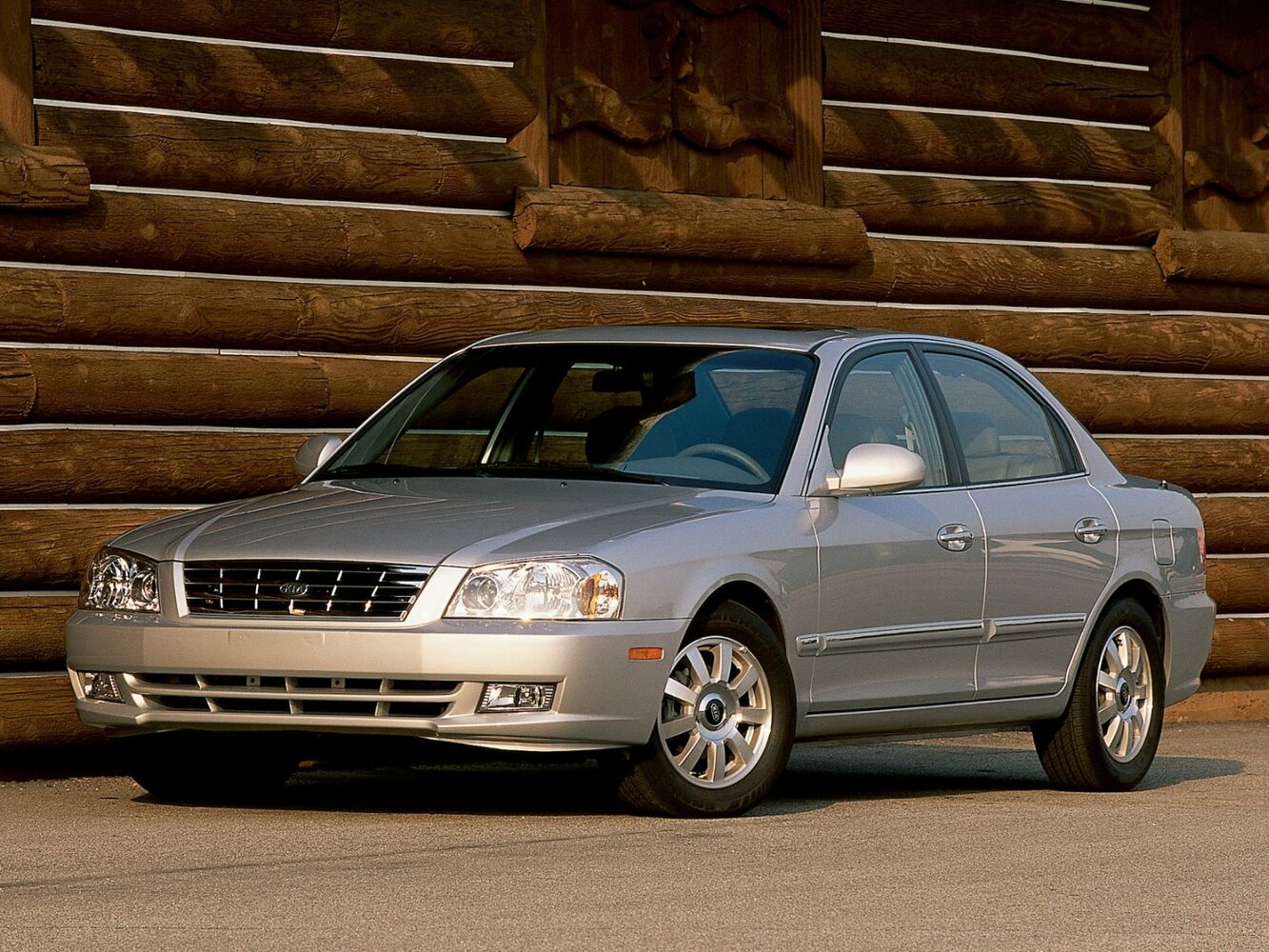 Kia Optima I (2000-2005) - Седан