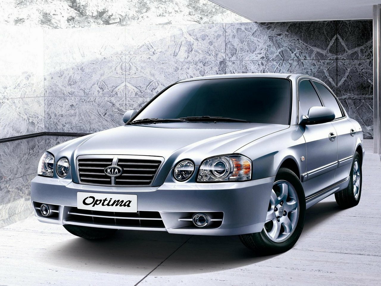 Kia Optima I (2000-2005) - Седан