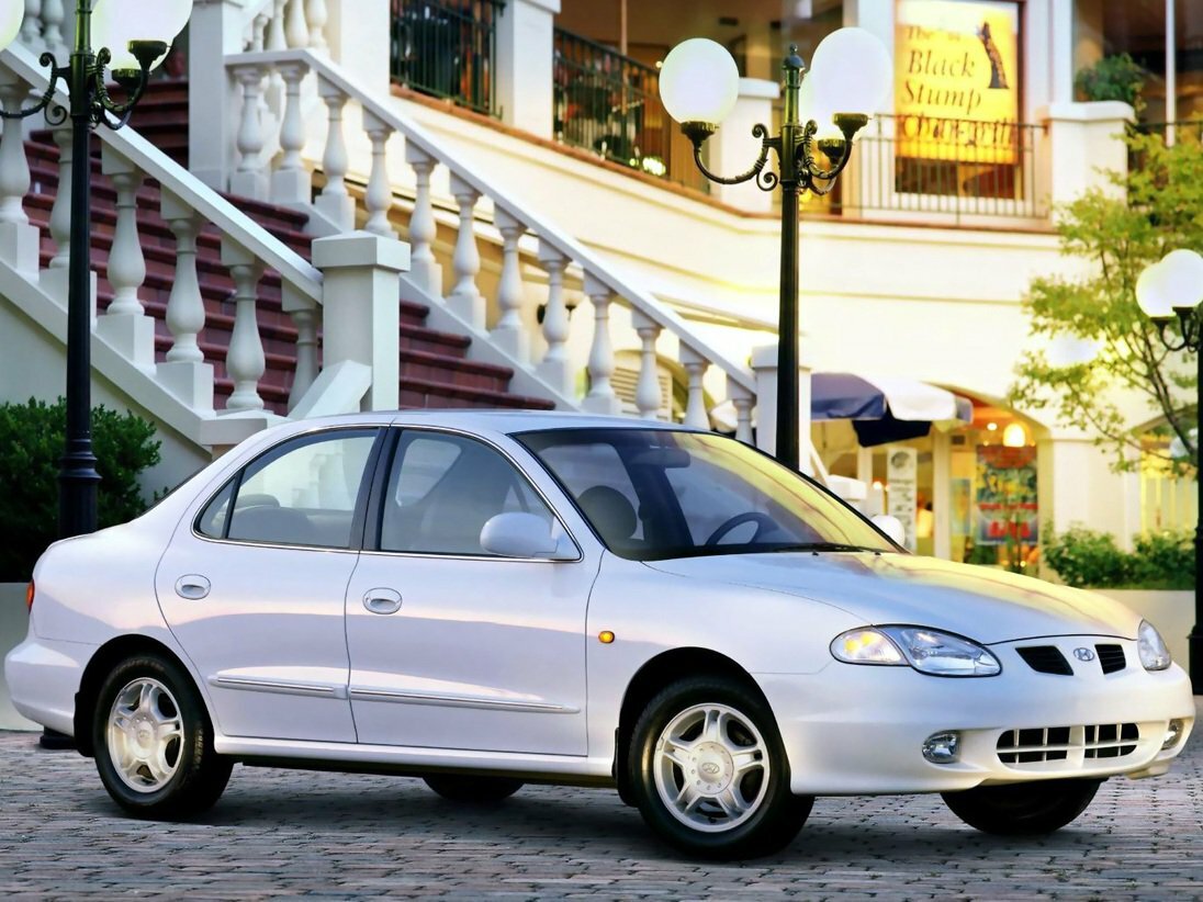 Hyundai Avante II (1995-2000) - Седан