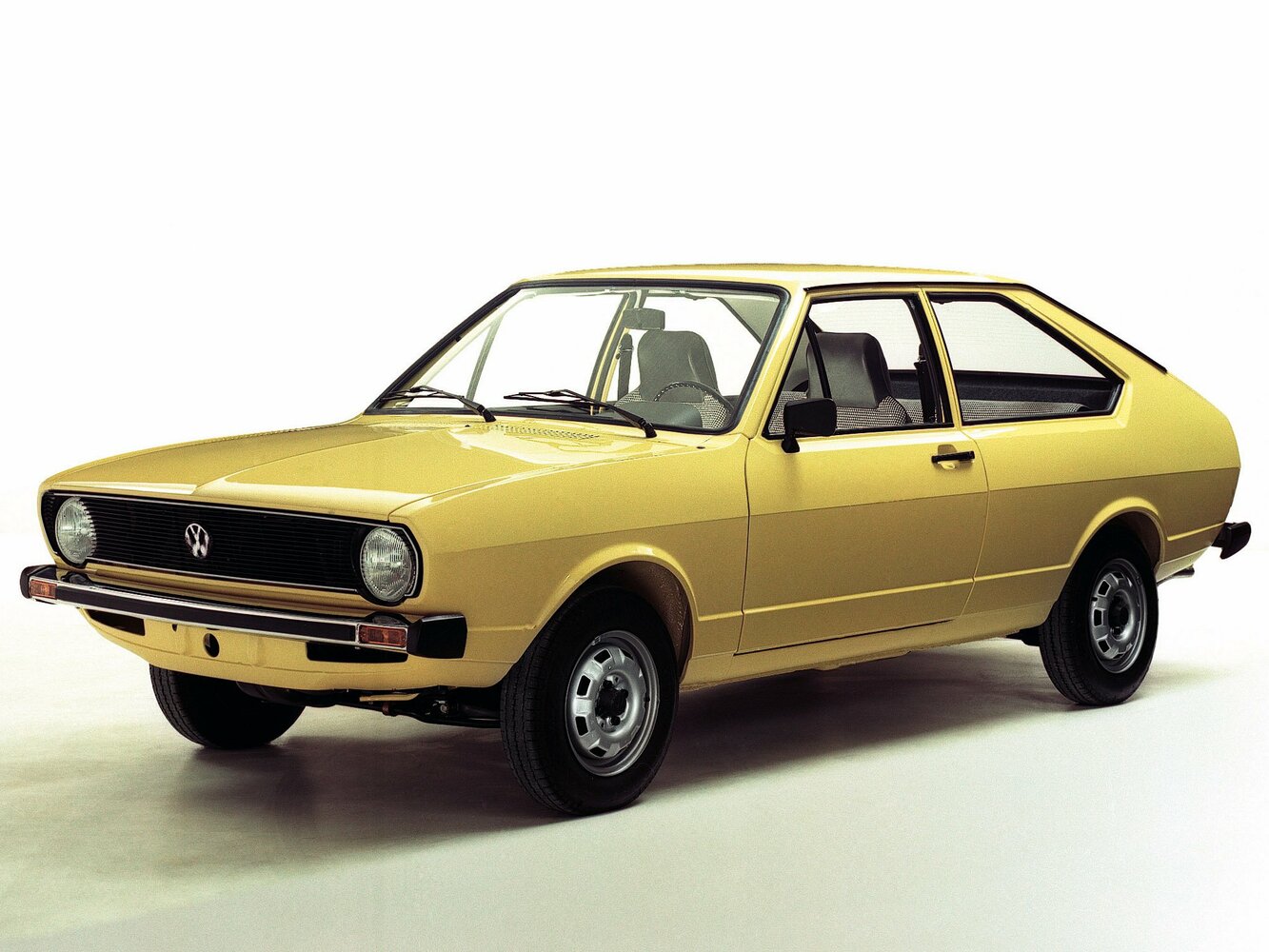 Volkswagen Passat B1 (1973-1981) - Хэтчбек 3 дв.