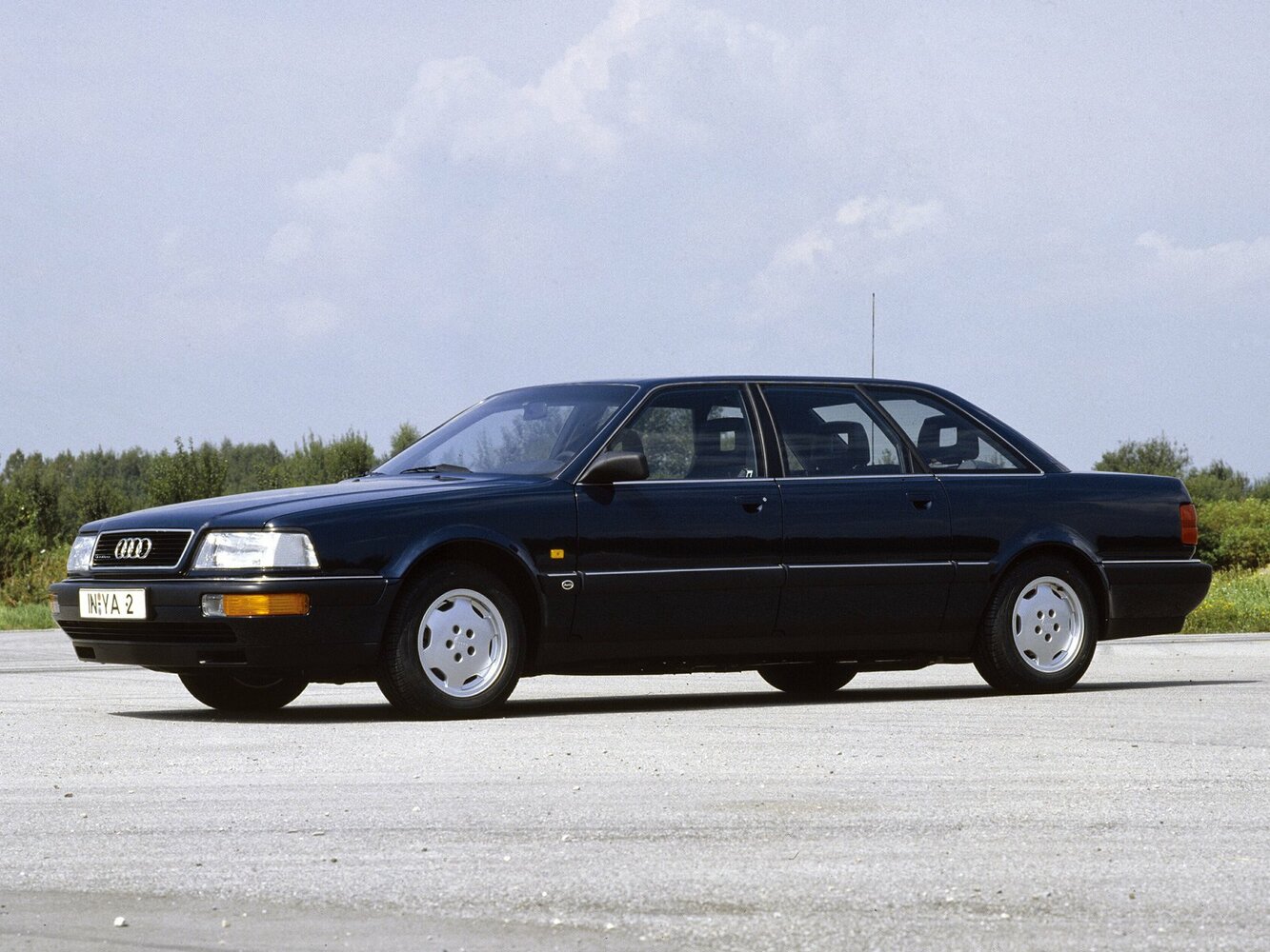 Audi V8 I (1988-1994) - Седан Long