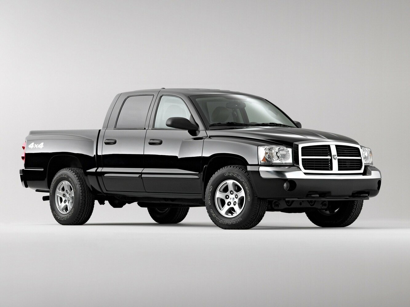 Dodge Dakota III (2004-2011) - Пикап Двойная кабина Quad Cab