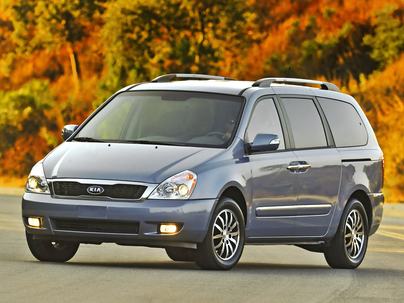 Kia Sedona II (2005-2014) - Минивэн LWB