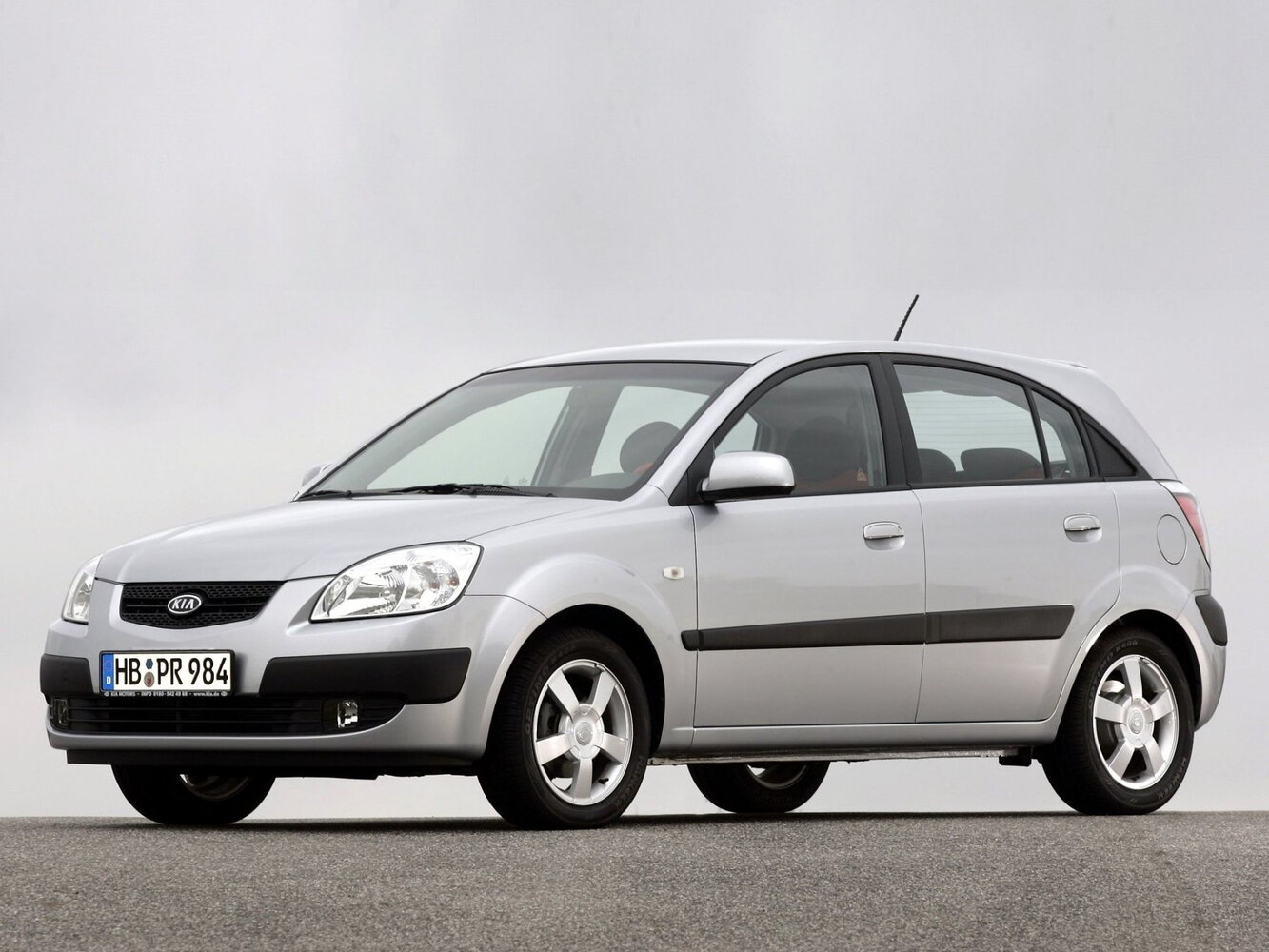 Kia Pride II (2005-2011) - Хэтчбек 5 дв.