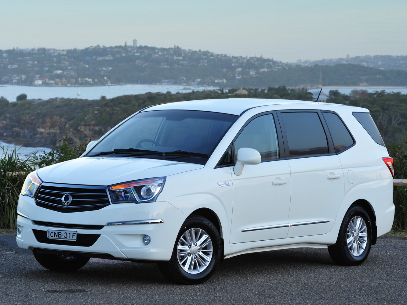 SsangYong Stavic I (2013-2019) - Минивэн
