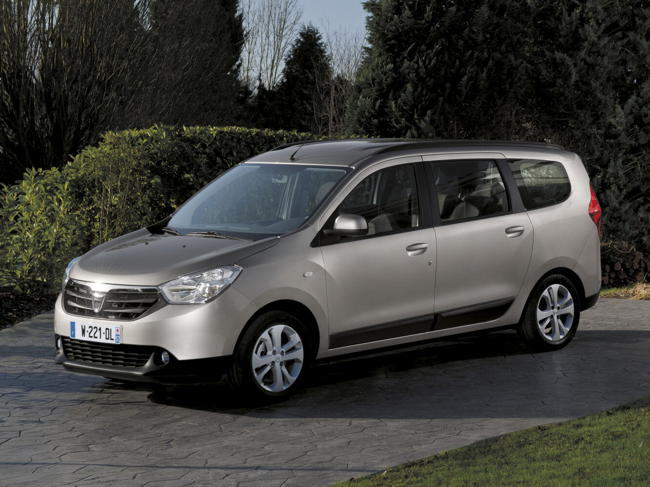 Dacia Lodgy I (2012-2022) - Компактвэн