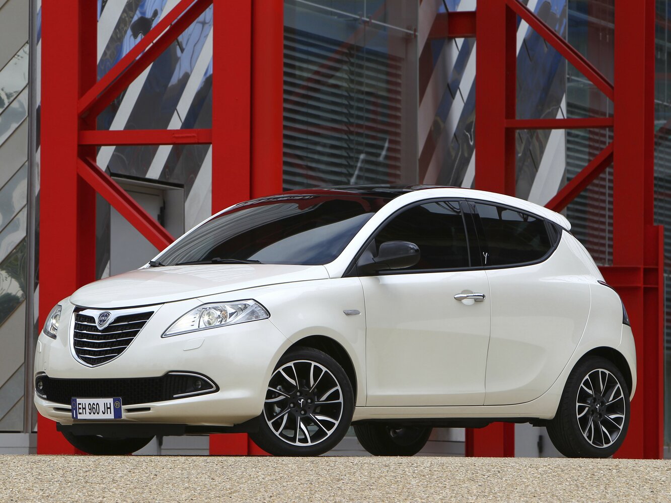 Lancia Ypsilon III (2011-2024) - Хэтчбек 5 дв.