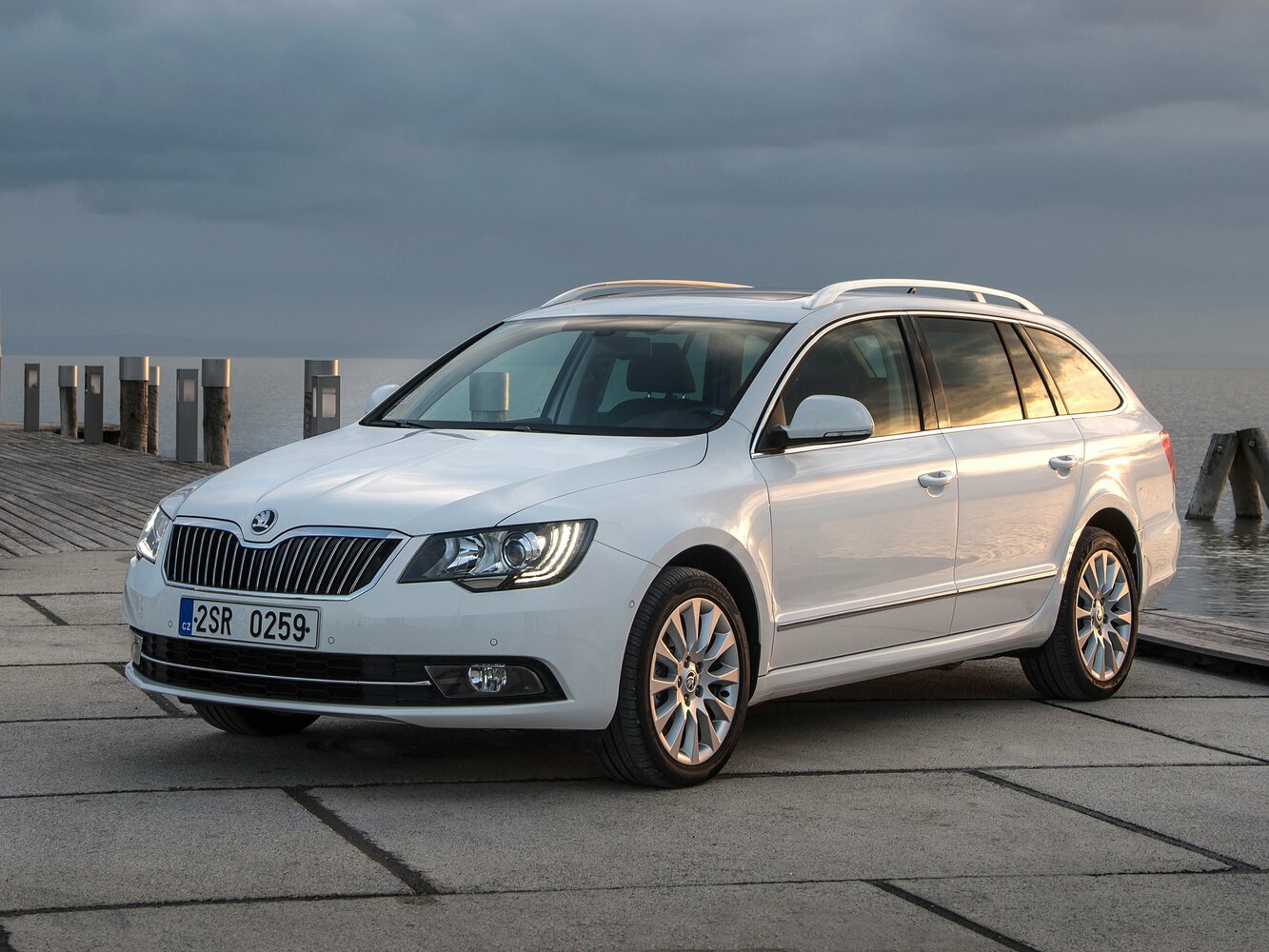 Skoda Superb II (2008-2015) - Универсал 5 дв.