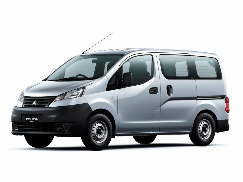 Mitsubishi Delica V (2011-2019) - Минивэн