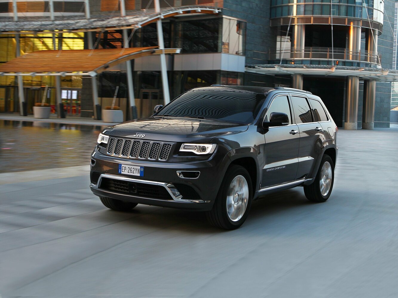 Jeep Grand Cherokee IV (2010-2022) - Внедорожник 5 дв.
