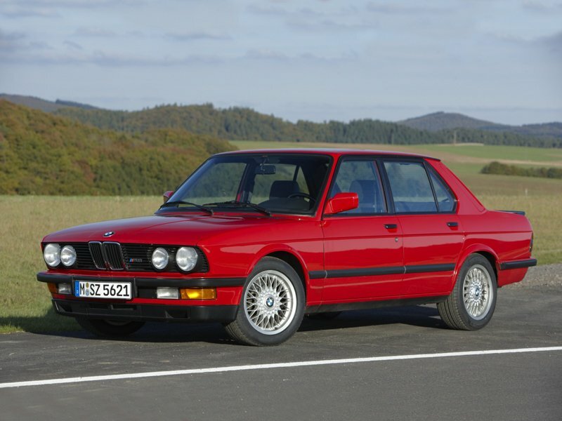 BMW M5 I (1985-1988) - Седан