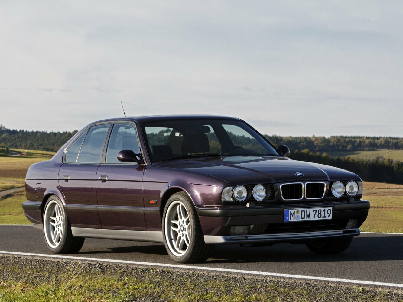 BMW M5 II (1988-1995) - Седан