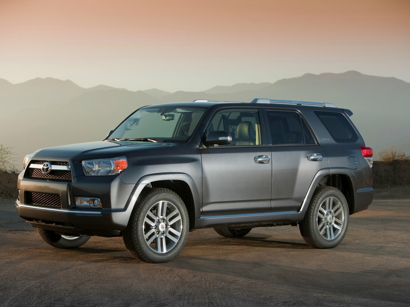 Toyota 4Runner V (2009-2024) - Внедорожник 5 дв.