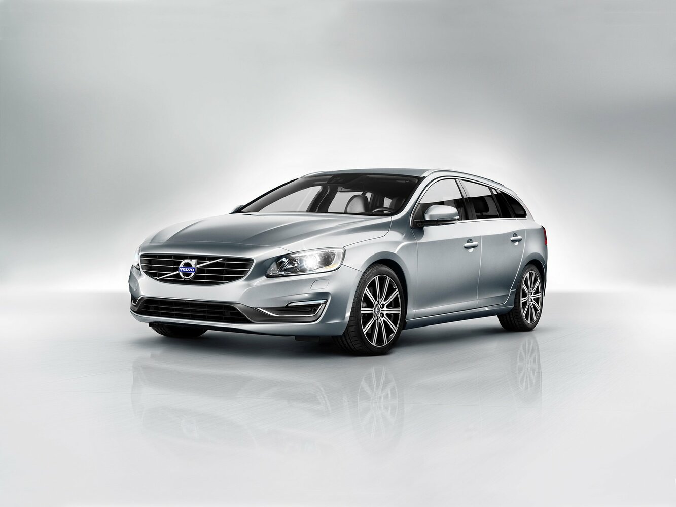 Volvo V60 I (2010-2018) - Универсал 5 дв.