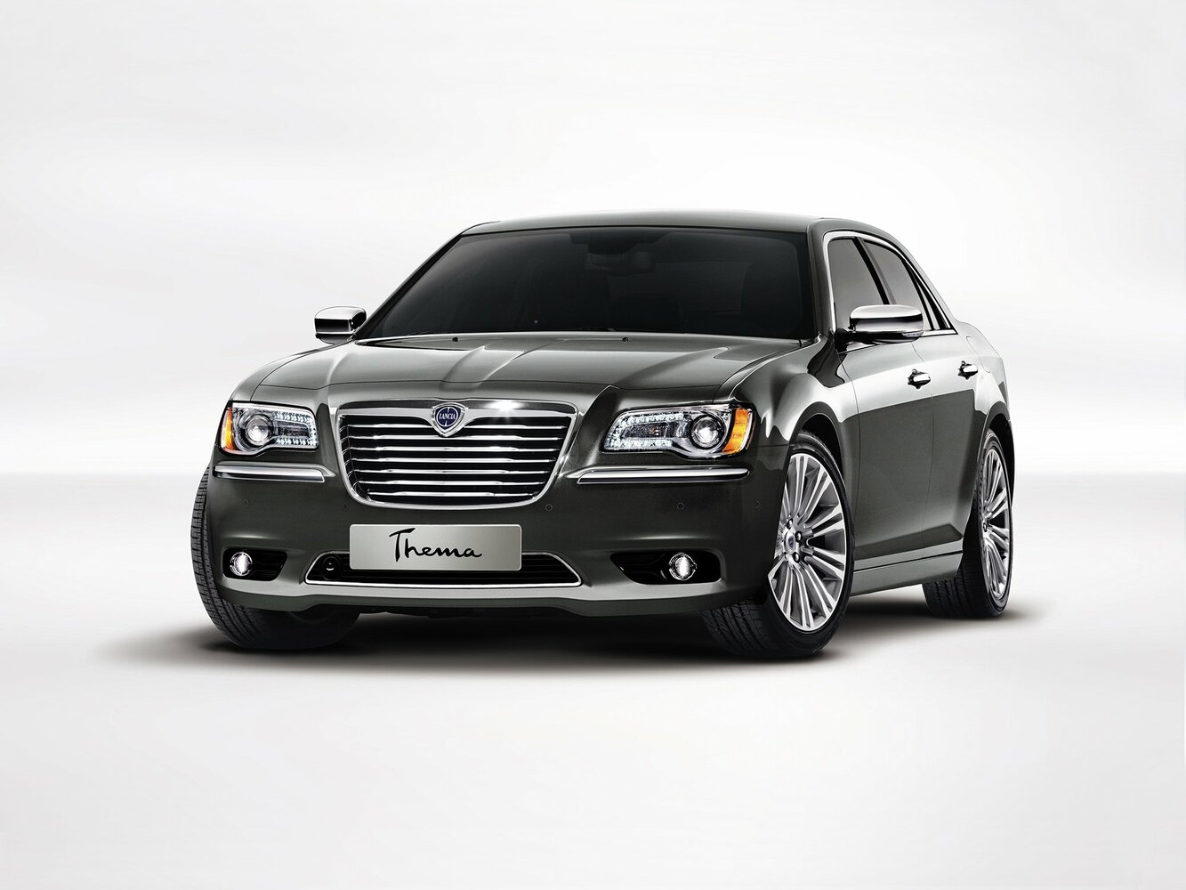 Lancia Thema II (2011-2014) - Седан