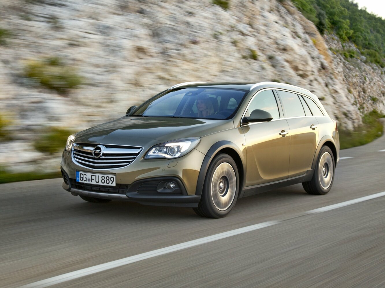 Opel Insignia I (2008-2017) - Универсал 5 дв. Country Tourer