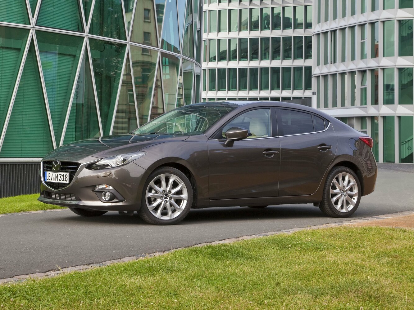 Mazda 3 III (2013-2019) - Седан