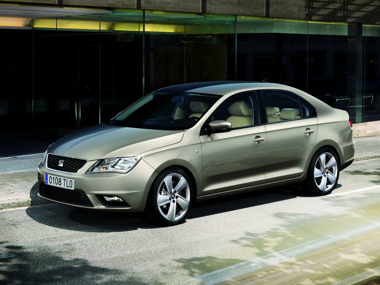 SEAT Toledo IV (2012-2019) - Лифтбек