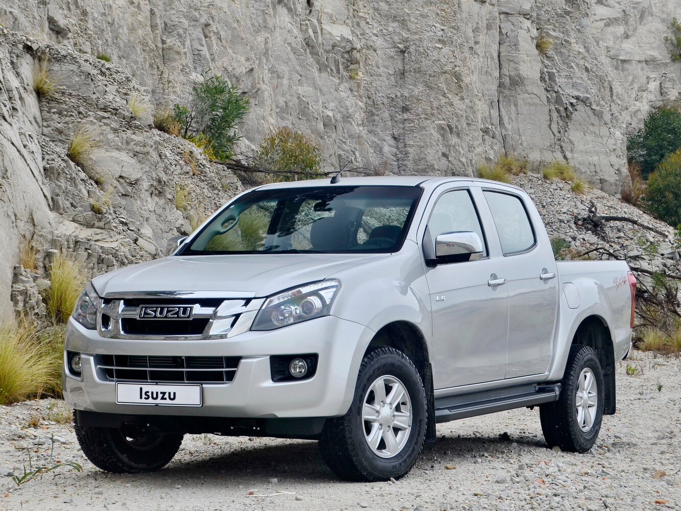 Isuzu D-Max II (2012-2023) - Пикап Двойная кабина