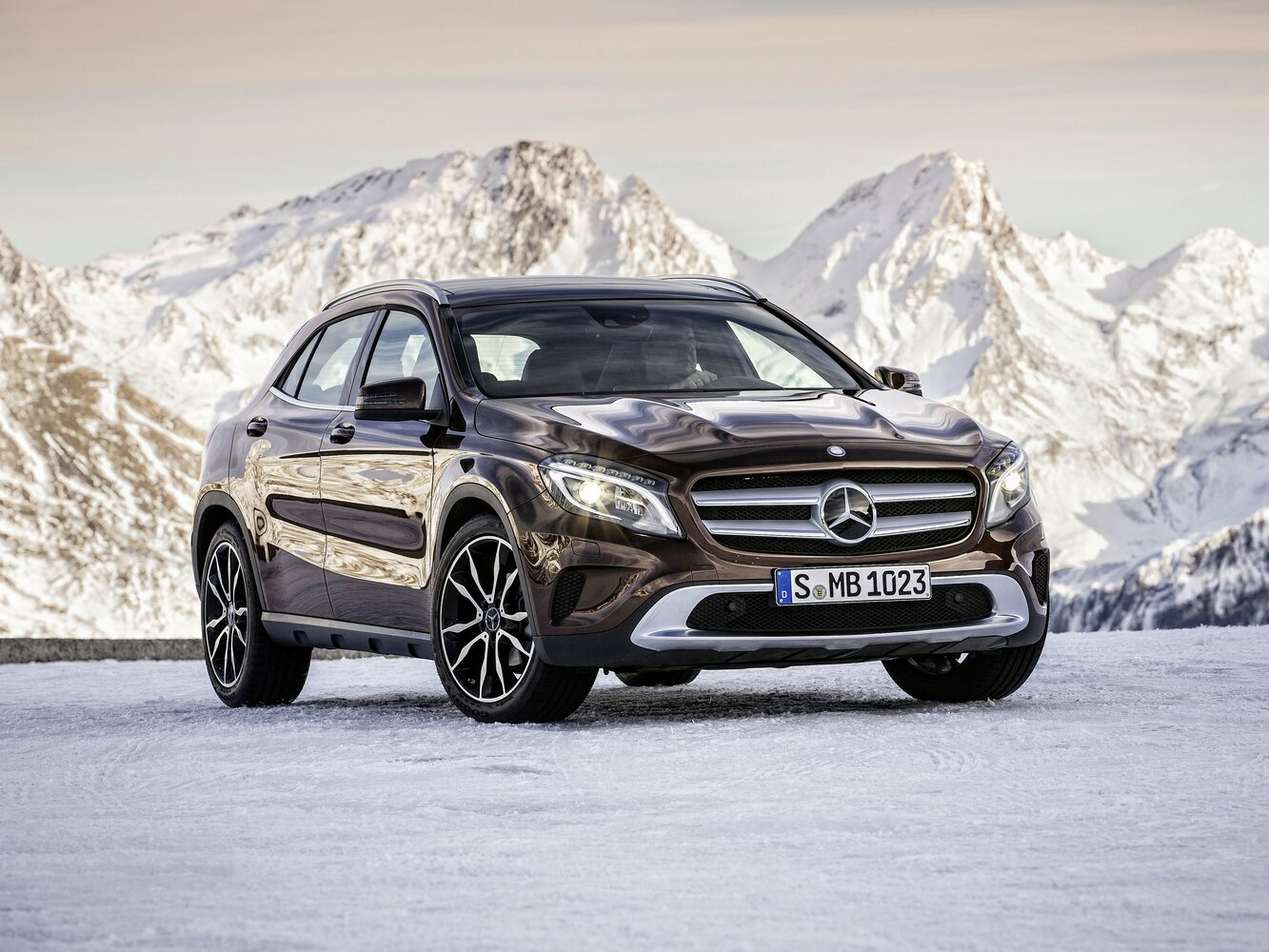 Mercedes-Benz GLA I (2013-2020) - Внедорожник 5 дв.