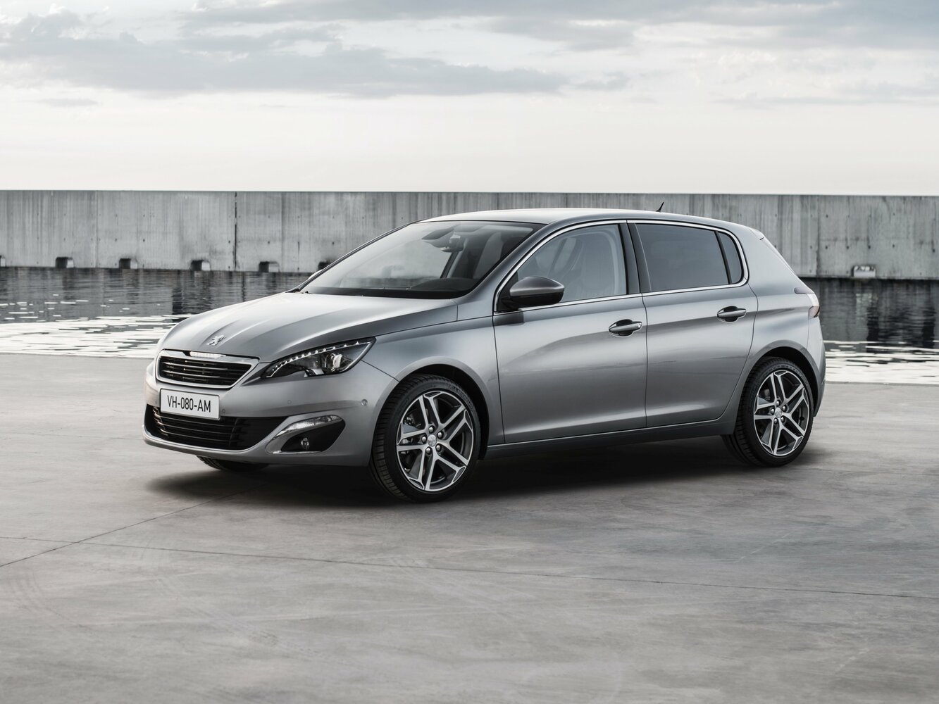 Peugeot 308 II (2013-2021) - Хэтчбек 5 дв.