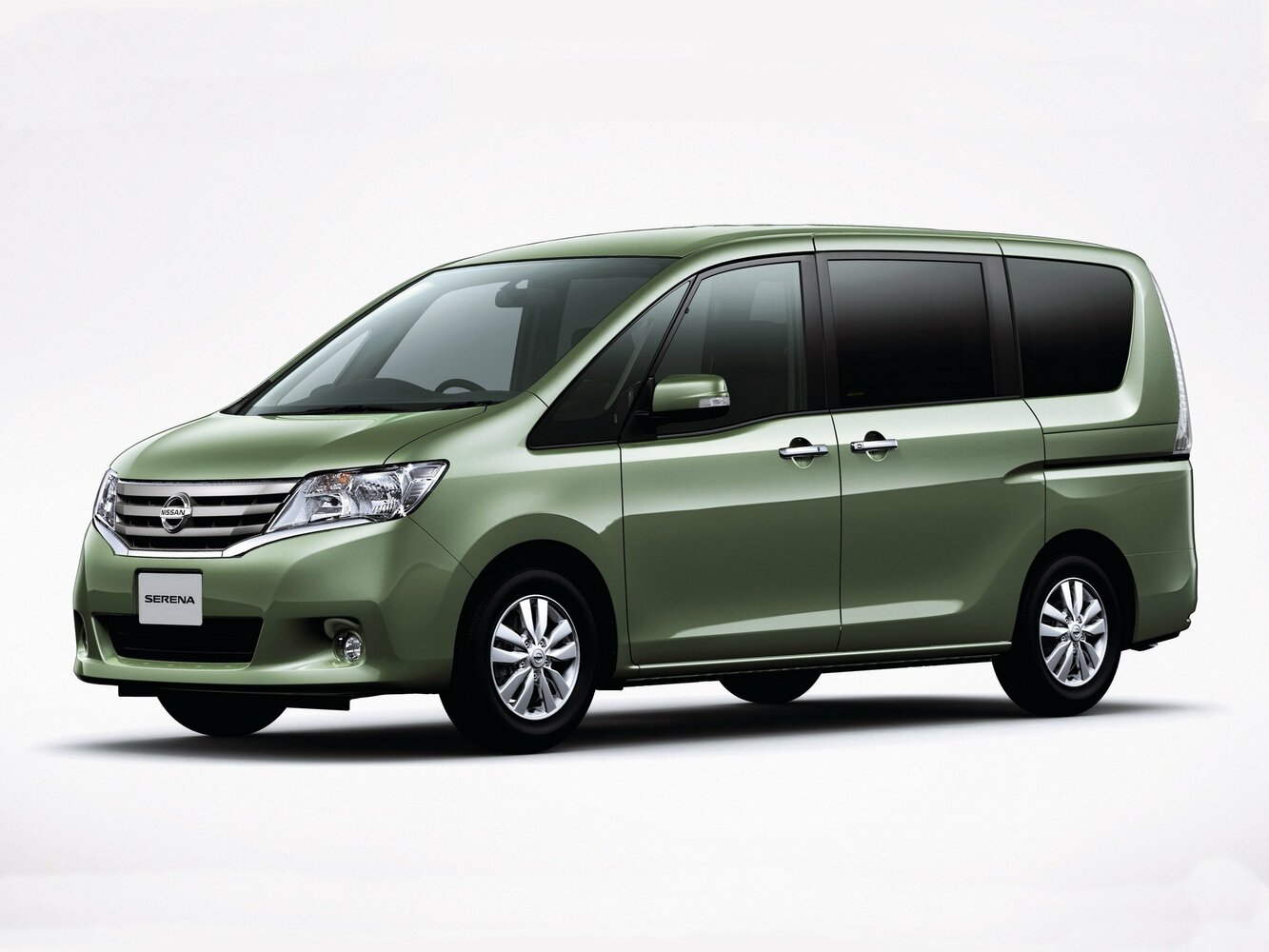 Nissan Serena IV (2010-2016) - Минивэн