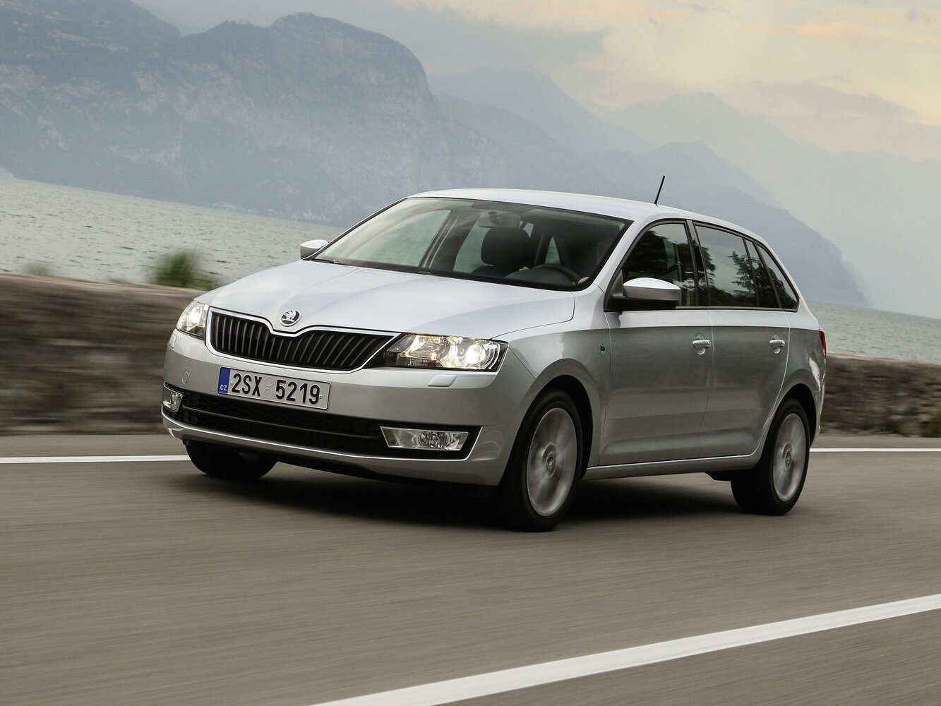 Skoda Rapid I (2012-2020) - Универсал 5 дв. Spaceback
