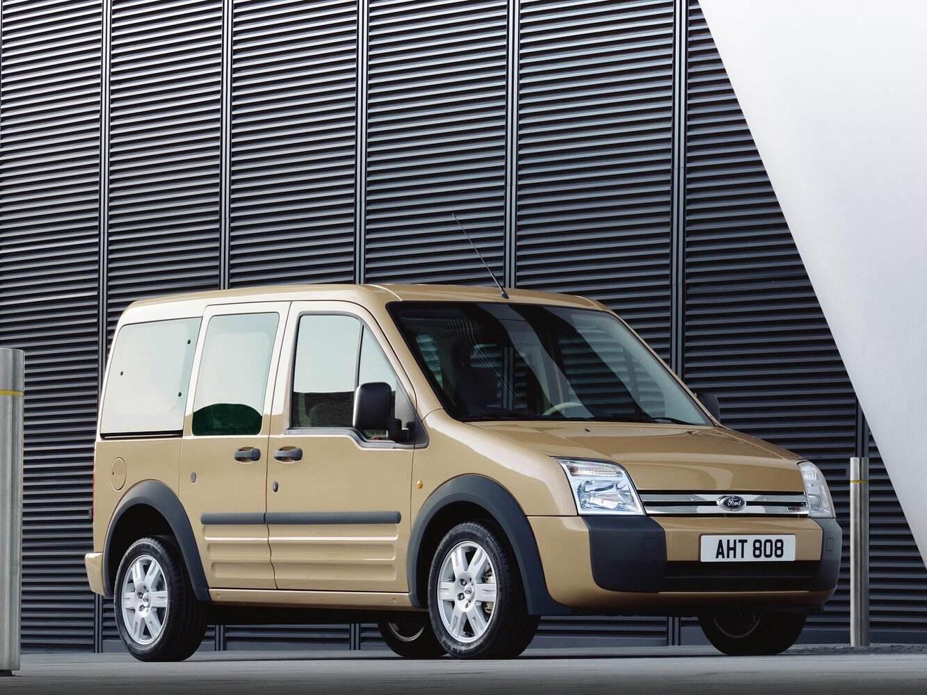Ford Tourneo Connect I (2002-2013) - Компактвэн SWB