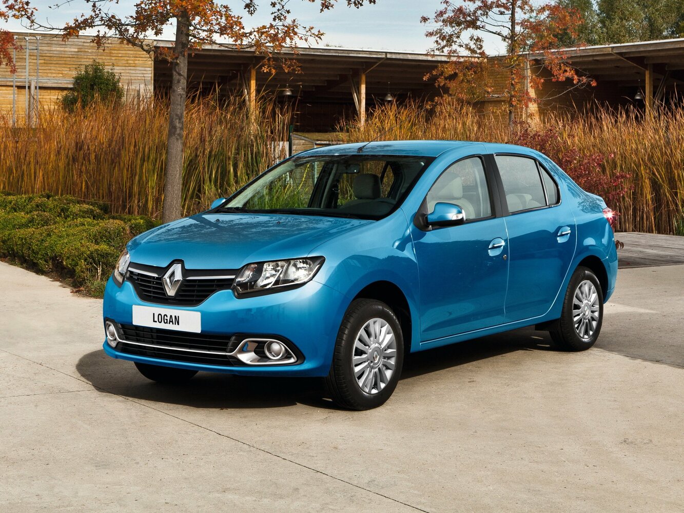 Renault Logan II (2012-2022) - Седан