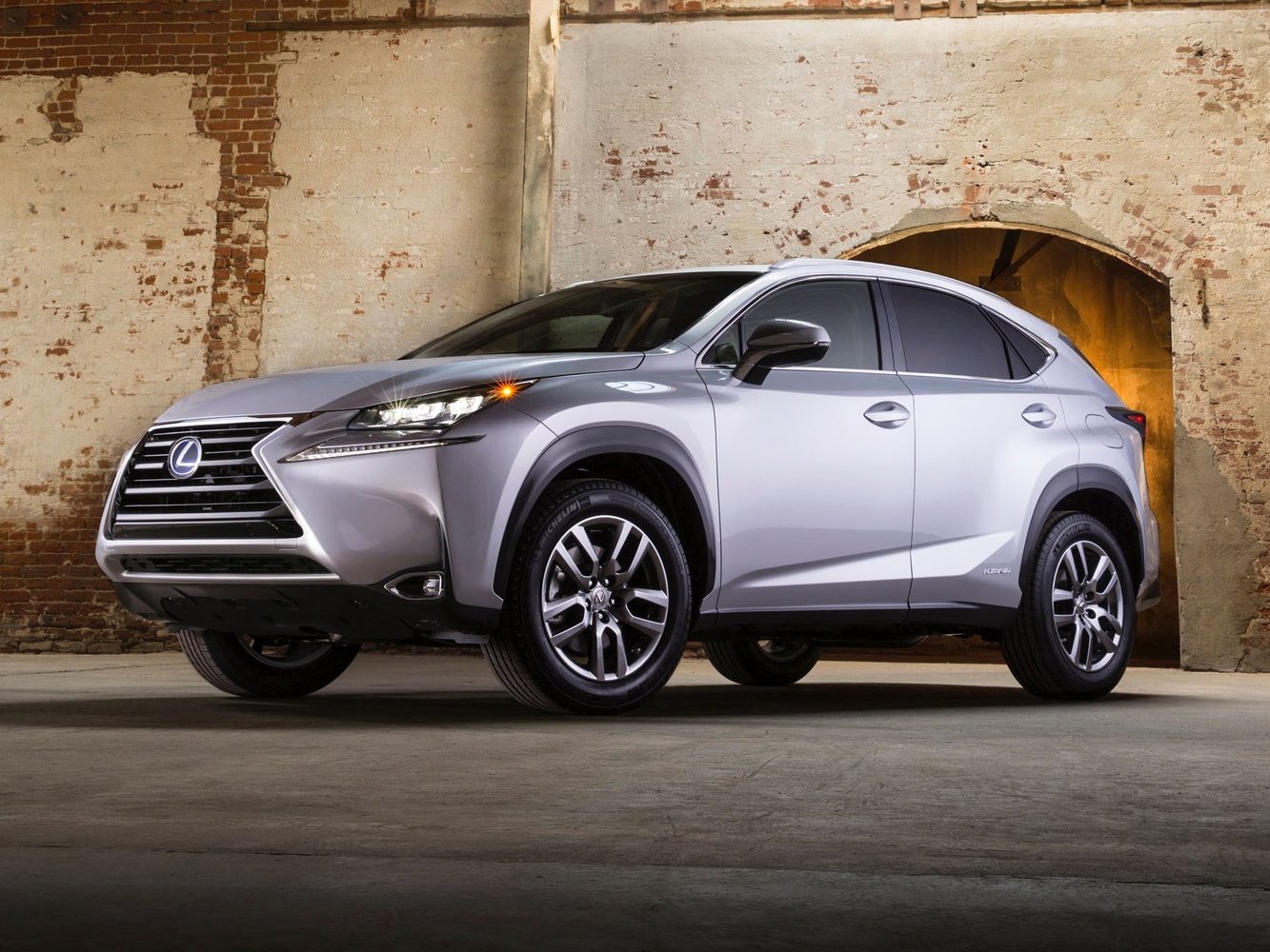 Lexus NX I (2014-2021) - Внедорожник 5 дв.