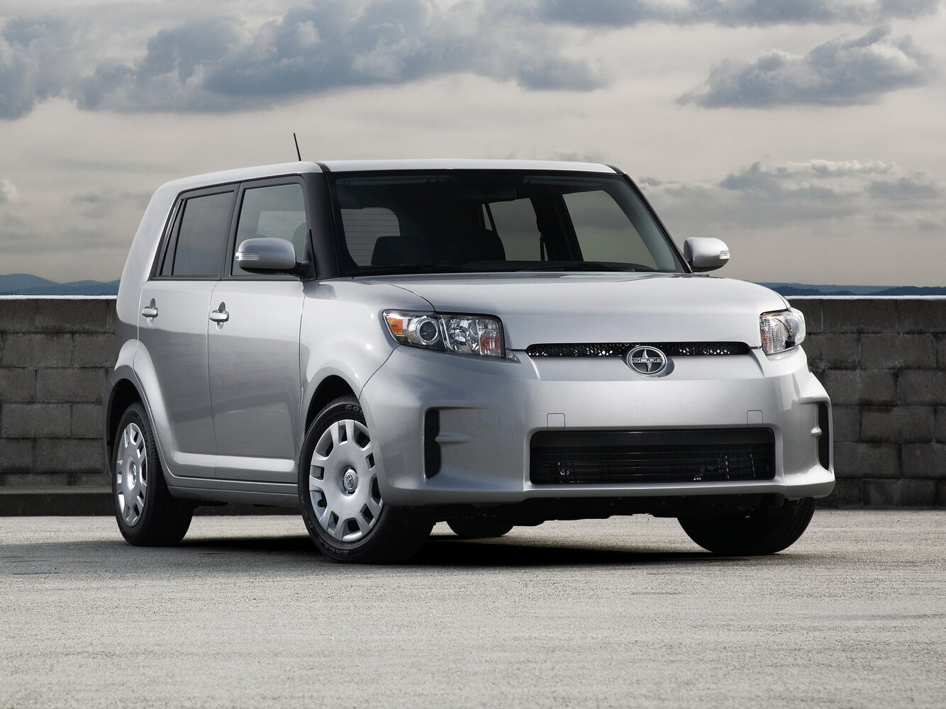 Scion xB II (2007-2015) - Компактвэн