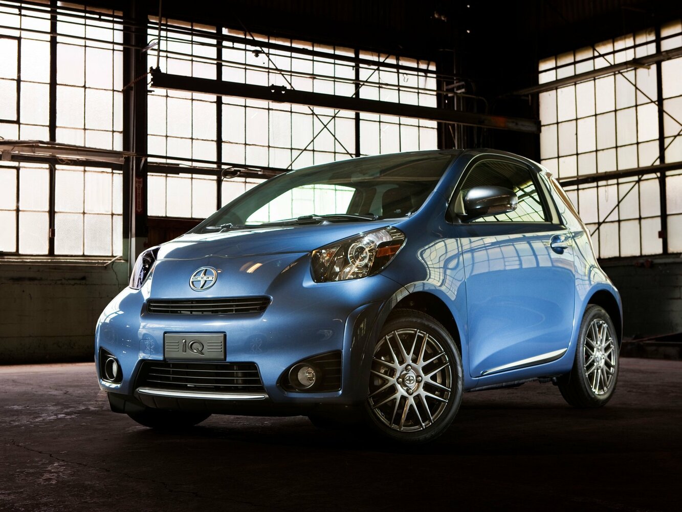 Scion iQ I (2011-2016) - Хэтчбек 3 дв.
