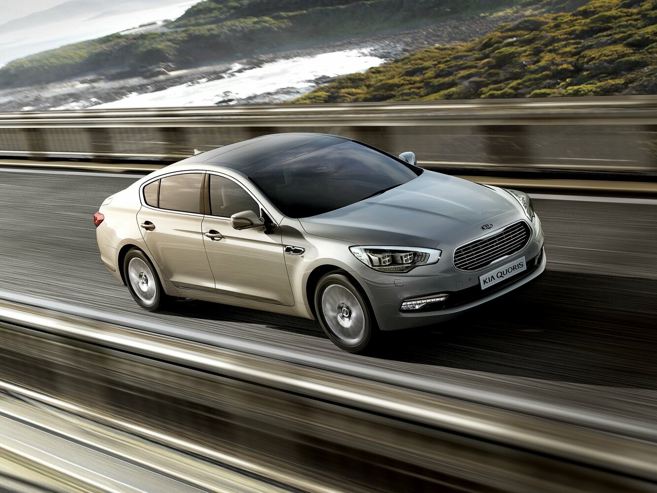 Kia Quoris I (2012-2018) - Седан