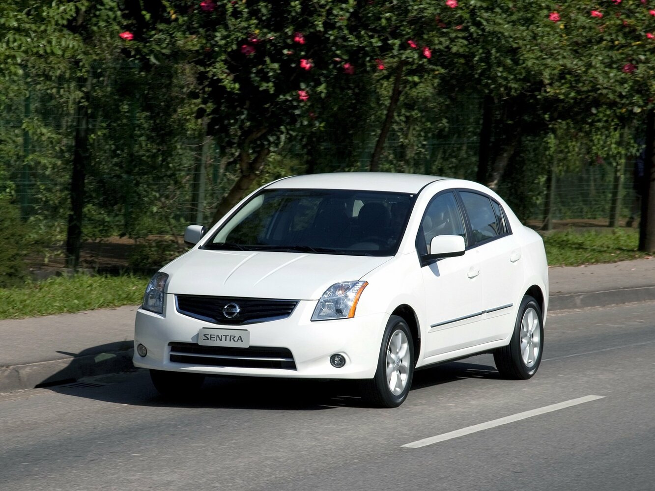 Nissan Sentra VI (2006-2012) - Седан
