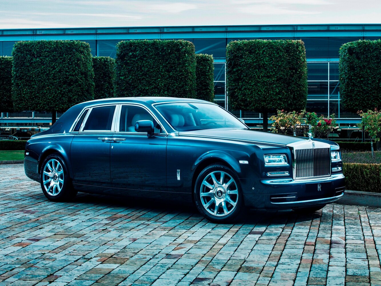 Rolls-Royce Phantom VII (2003-2017) - Седан