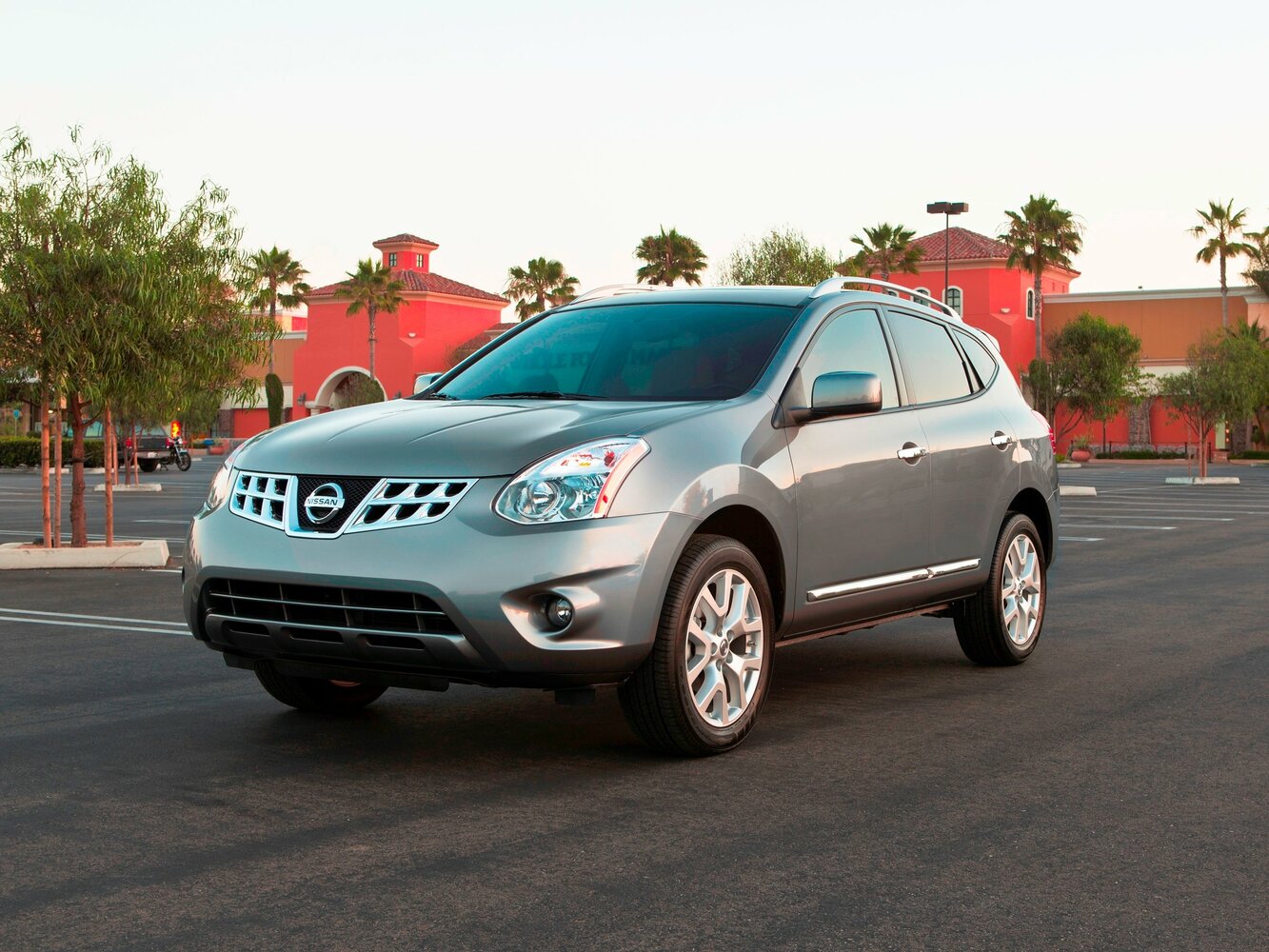 Nissan Rogue I (2007-2013) - Внедорожник 5 дв.