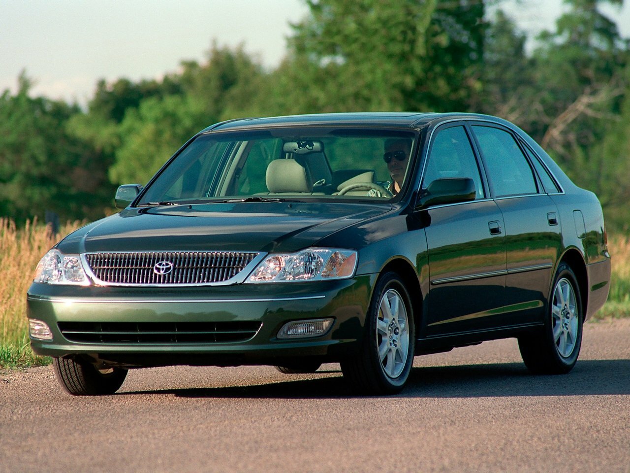 Toyota Avalon II (1999-2005) - Седан