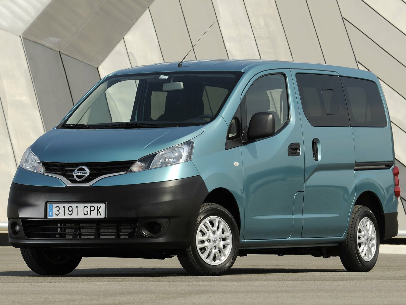 Nissan NV200 I (2009-2026) - Минивэн