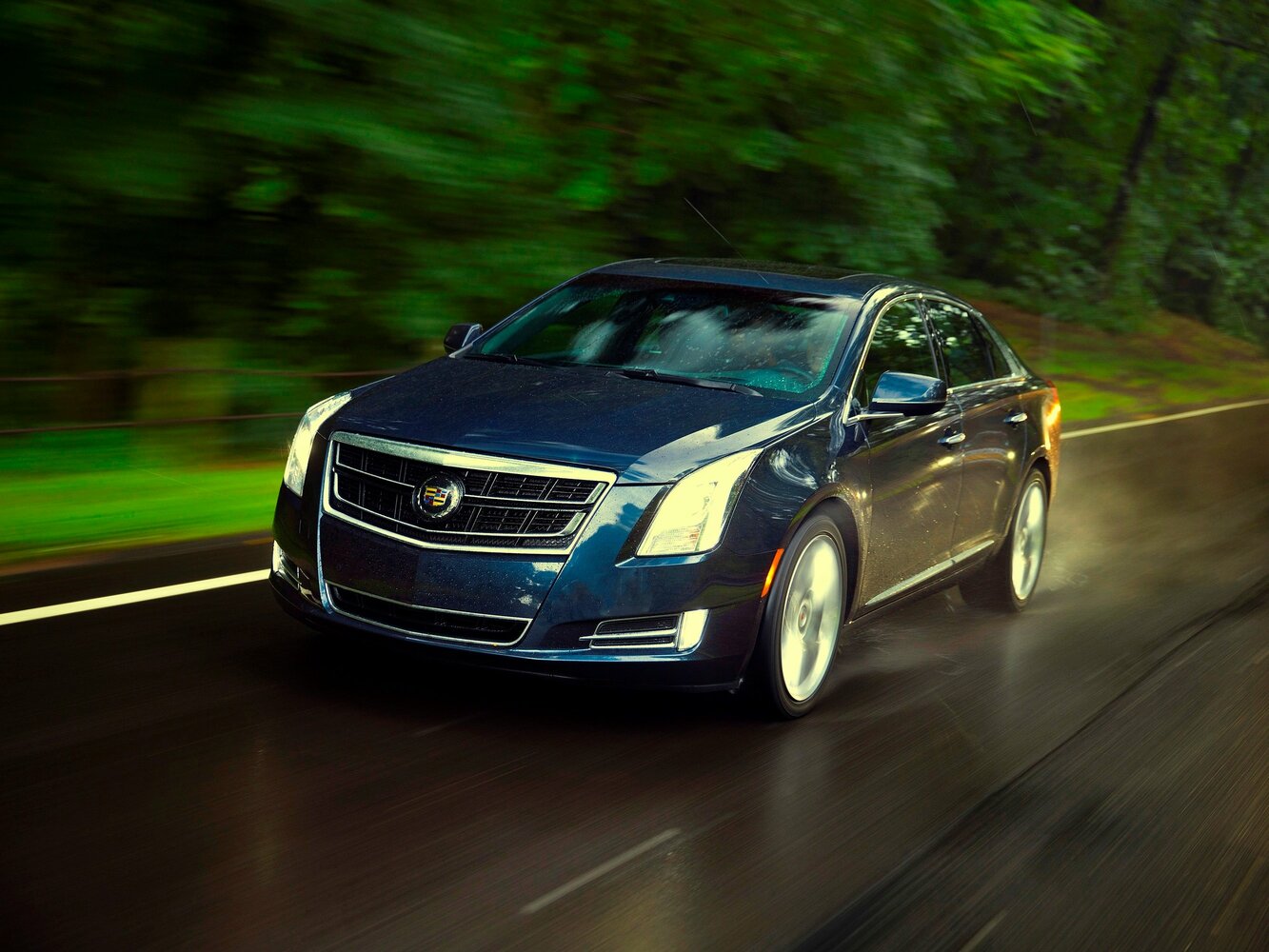Cadillac XTS I (2012-2019) - Седан