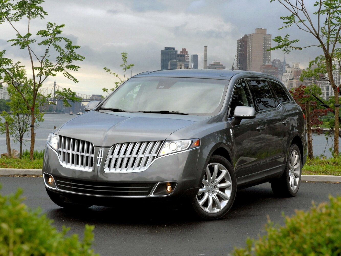 Lincoln MKT I (2009-2019) - Внедорожник 5 дв.