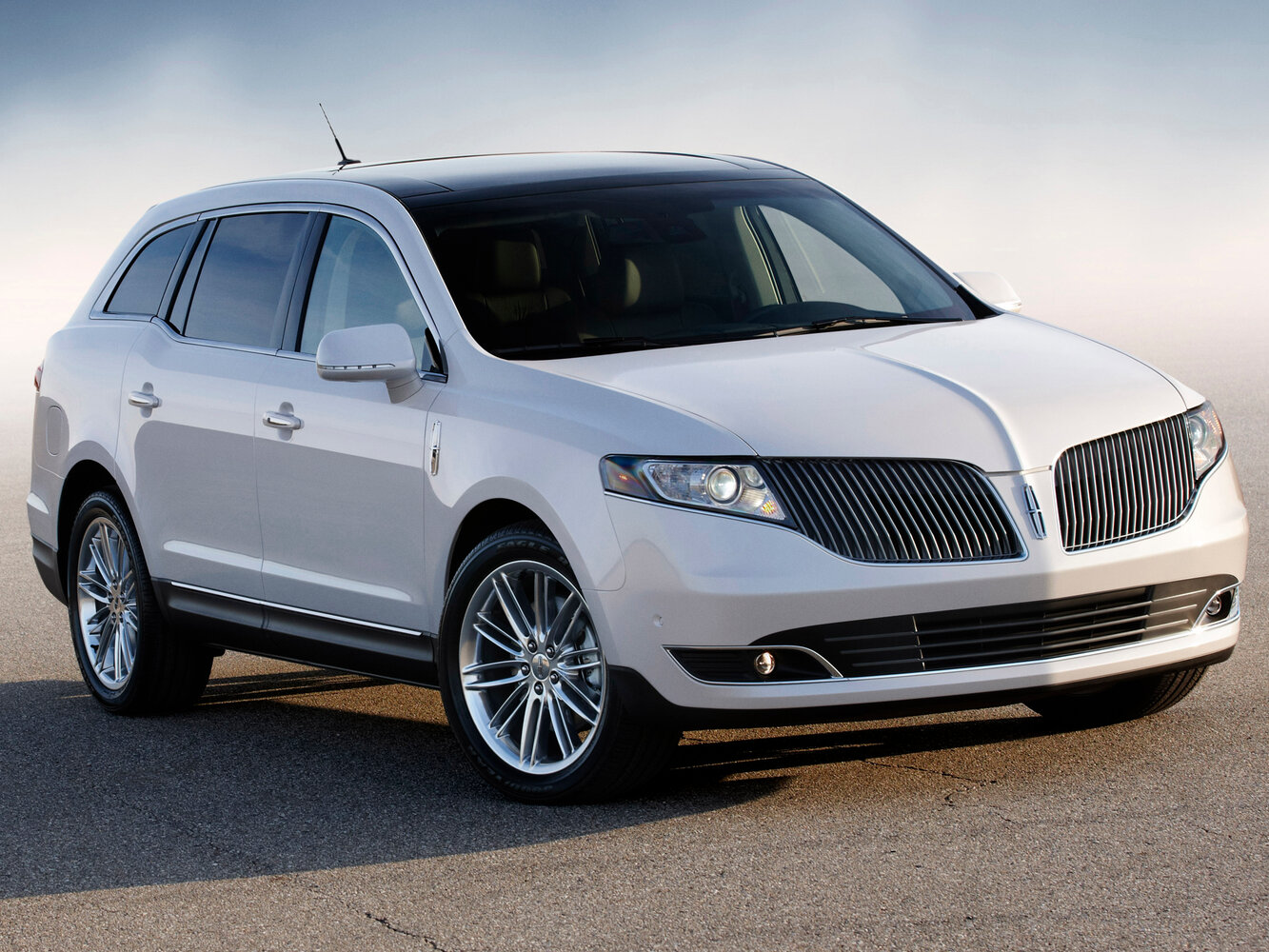 Lincoln MKT I (2009-2019) - Внедорожник 5 дв.