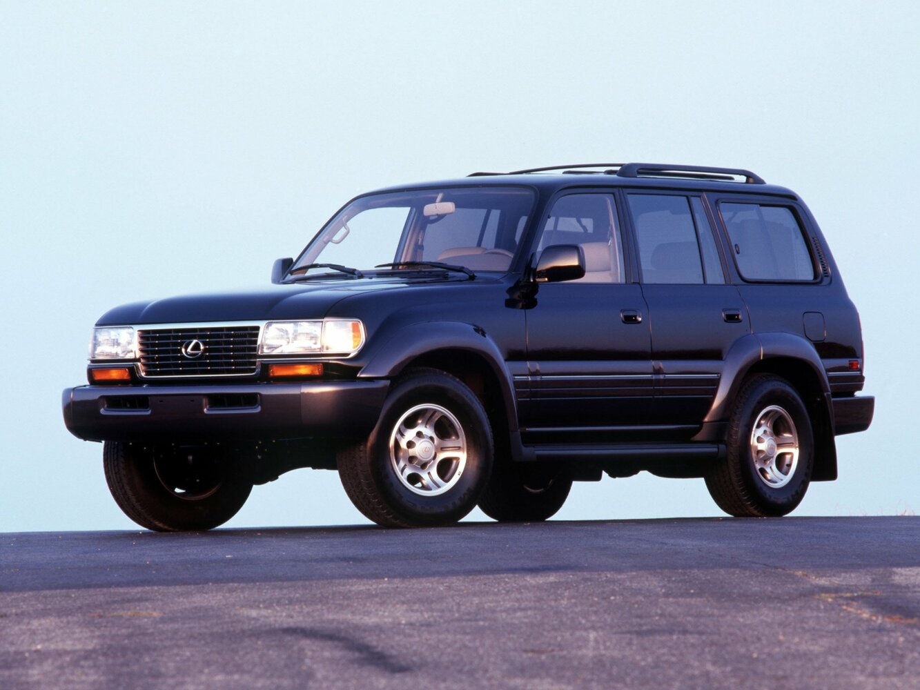Lexus LX I (1995-1997) - Внедорожник 5 дв.