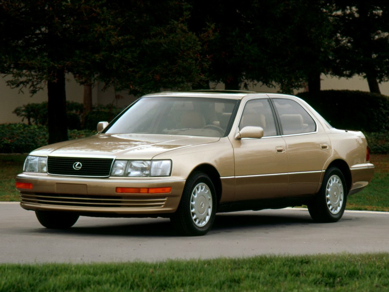 Lexus LS I (1989-1994) - Седан