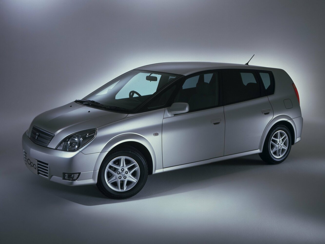Toyota Opa I (2000-2005) - Универсал 5 дв.