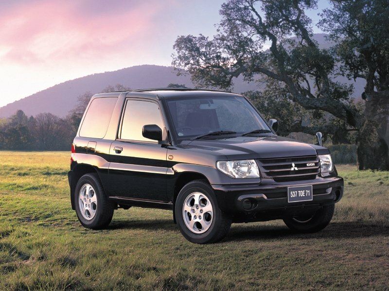 Mitsubishi Pajero iO I (1998-2007) - Внедорожник 3 дв.