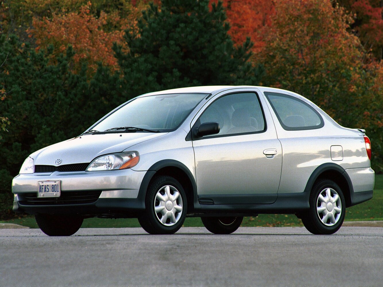 Toyota Echo I (1999-2005) - Купе