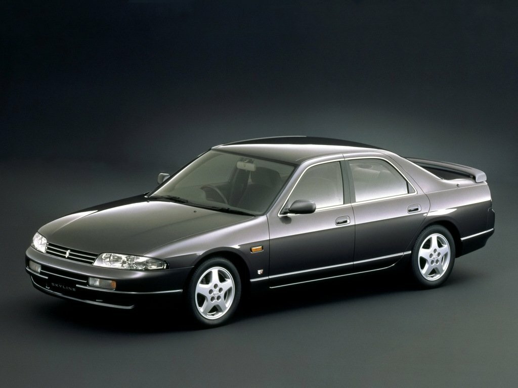 Nissan Skyline IX (1993-1998) - Седан
