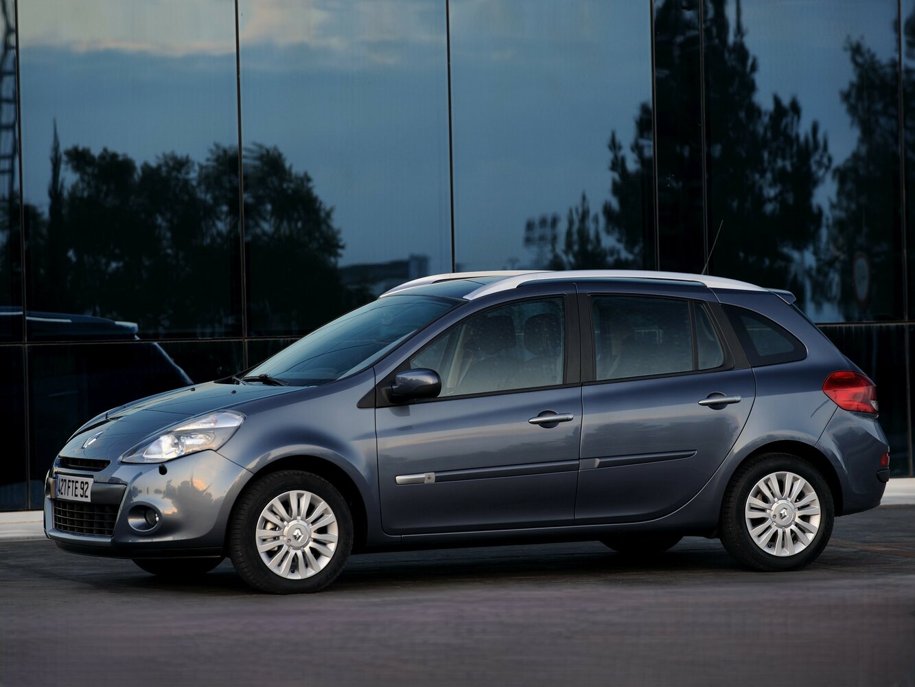 Renault Clio III (2005-2014) - Универсал 5 дв.
